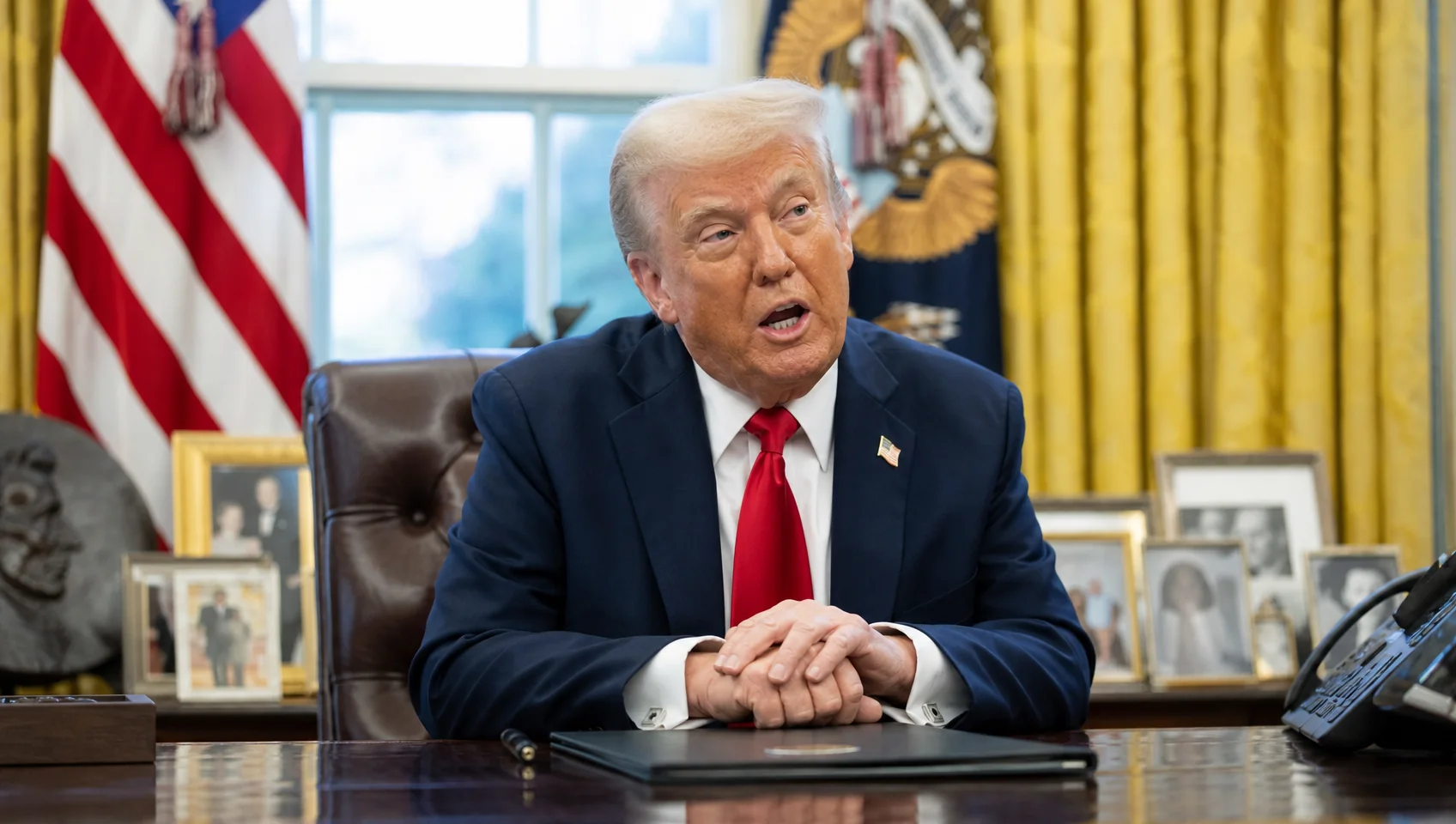 Трамп отвергает замедление развития ИИ и рассматривает безопасность как гонку с Китаем