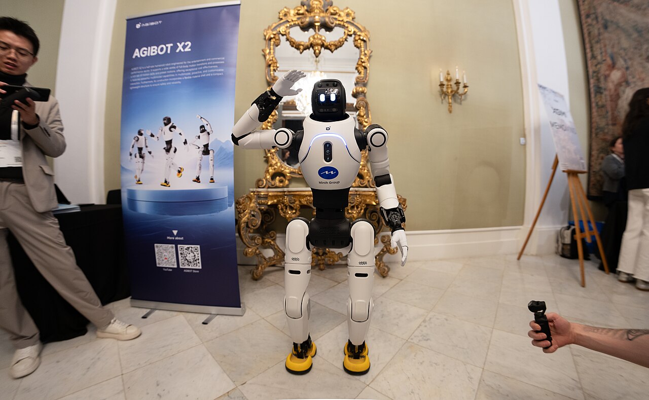 Показ завода AgiBot демонстрирует, что гуманоиды проходят проверку до получения автономии